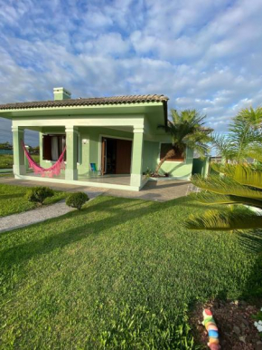 Excelente CASA 2 quadras do mar